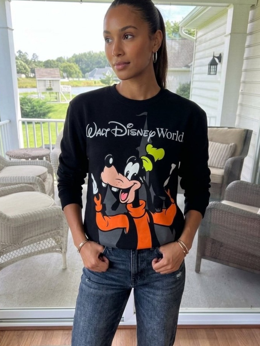 Walt Disney World Castle Goofy Character Crewneck Sweatshirt unisex siize small